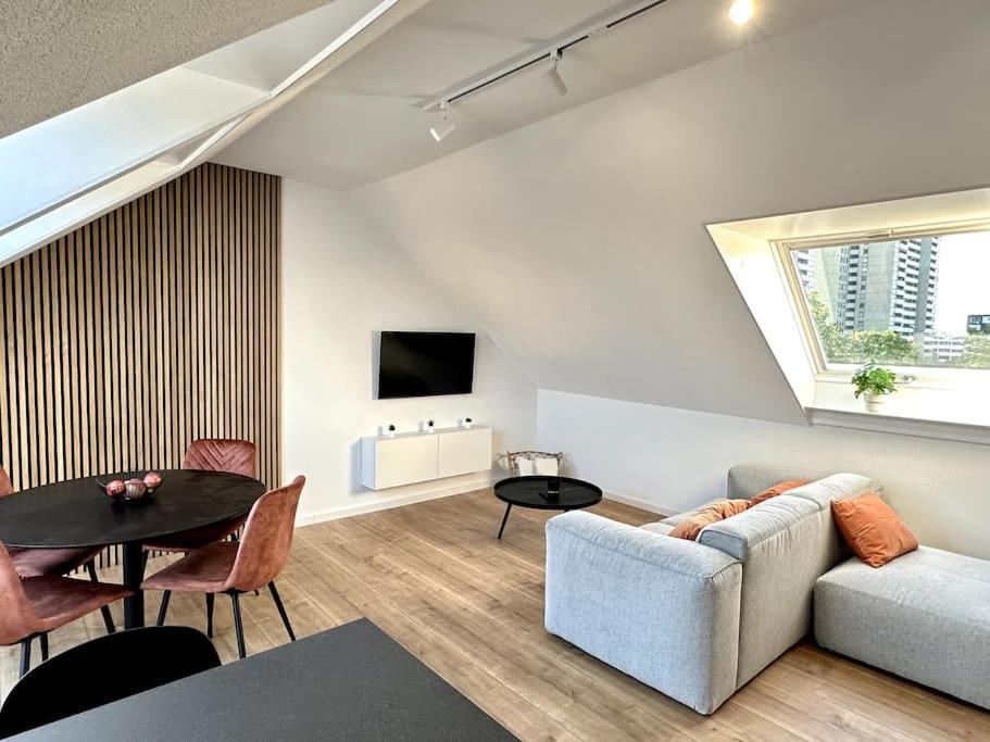 Stylisches Apartment In Zentraler Lage - Mit Klima カールスルーエ エクステリア 写真
